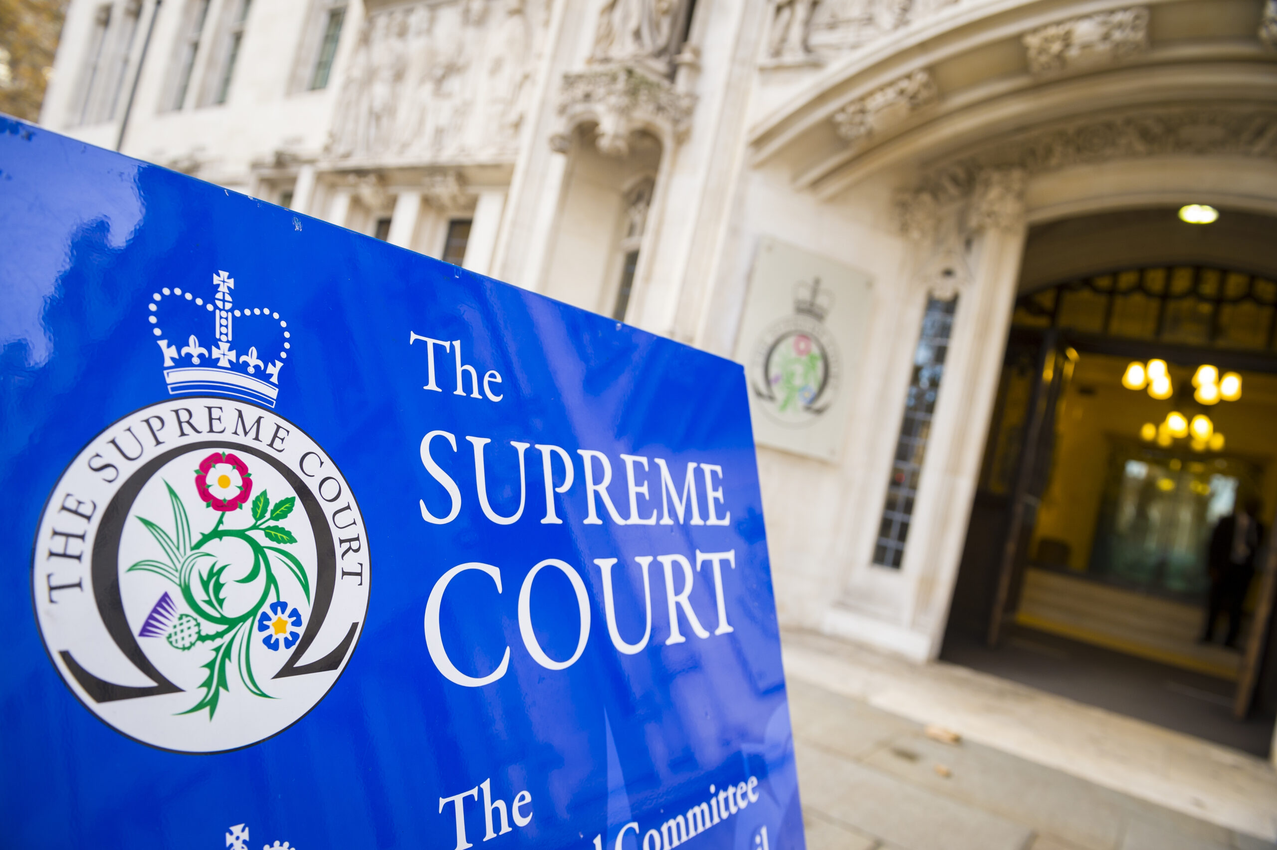 London,-,December,5,,2016:,Entrance,To,The,Supreme,Court